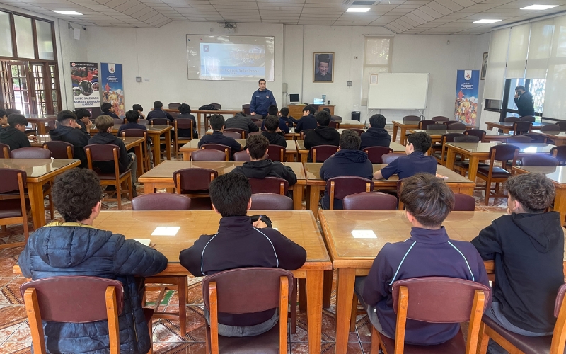 Primera Jornada de Líderes Estudiantiles en el LAB fortalece el rol de las directivas de curso