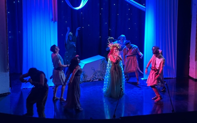 Estudiantes de I° Medio asistieron a función teatral del clásico