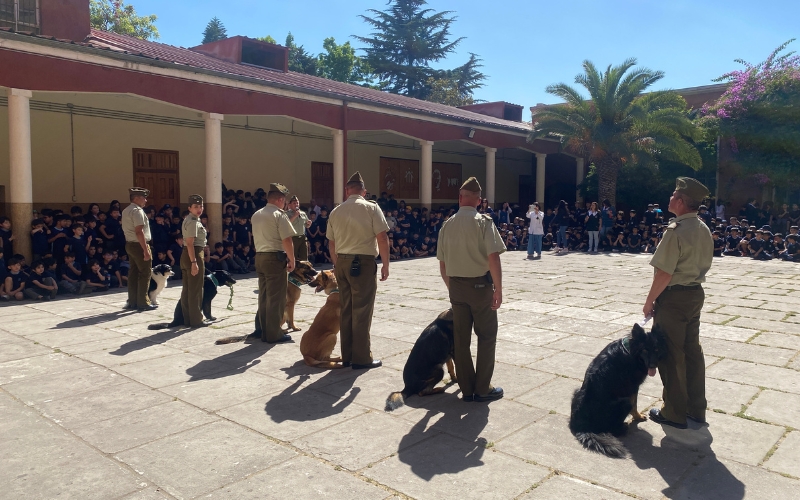 Visita Escuela de Adiestramiento Canino Carabineros de Chile